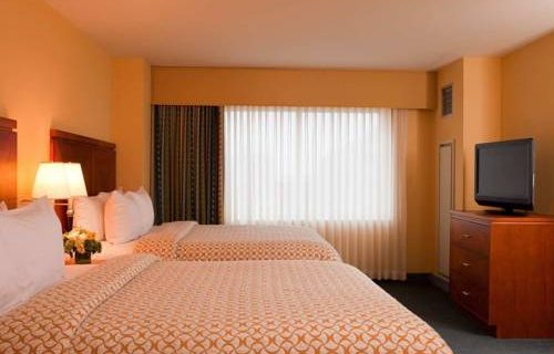 Embassy Suites Boston bedroom