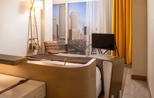 Envoy Hotel Boston suite