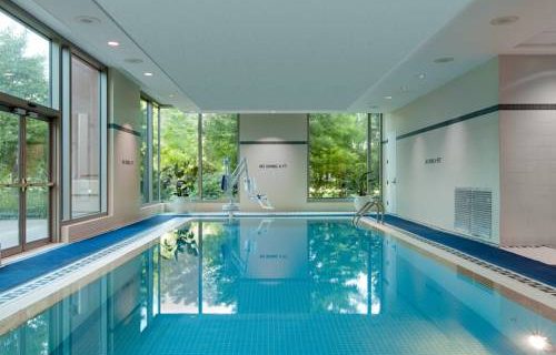 hilton-boston-logan-airport-pool