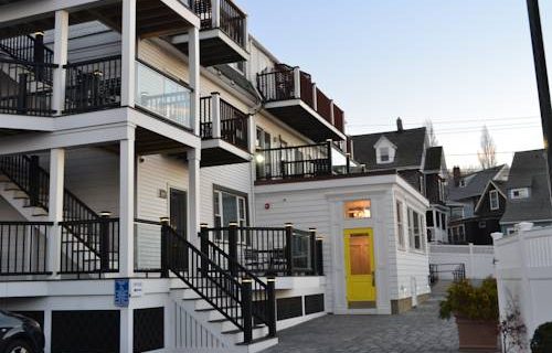 Inn at Crystal Cove 2